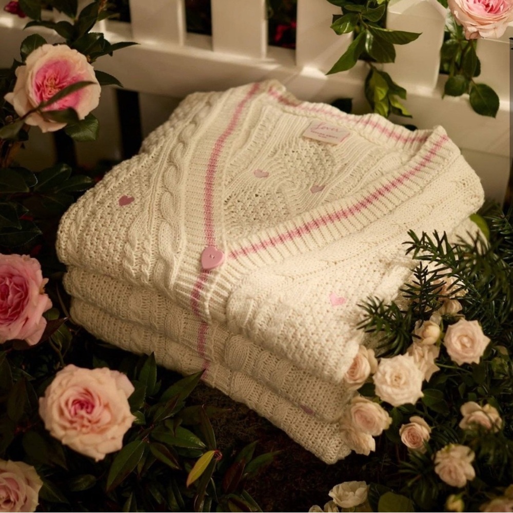 Taylor Swift Lover Cardigan - Cream and Pink Heart Sweater - XL 2XL - Picture 2 of 5